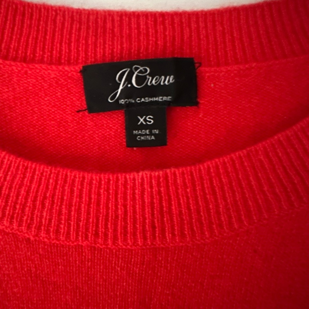 J.Crew 100% cashmere crewneck in bright red - Picture 4 of 6